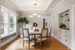 Photo #4: 426095308 Listing 