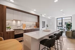 Photo #3: 426095407 Listing 