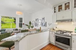 Photo #5: 426096031 Listing 