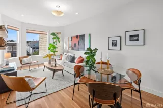 Photo #5: 426096591 Listing