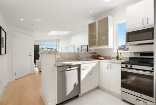 Photo #6: 426097331 Listing 