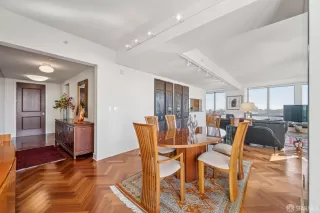 Photo #4: 426097418 Listing 