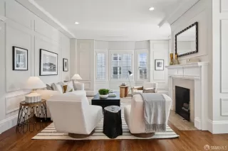 Photo #5: 426097557 Listing