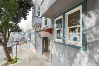 Photo #2: 426097602 Listing