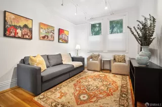 Photo #3: 426097602 Listing