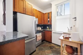 Photo #6: 426097602 Listing