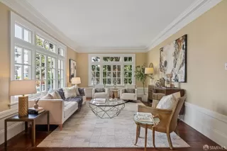 Photo #2: 426097723 Listing