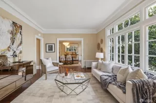 Photo #5: 426097723 Listing