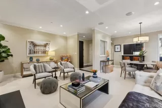 Photo #4: 426098023 Listing