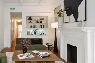 Photo #4: 426098158 Listing