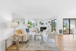 Photo #2: 426098160 Listing