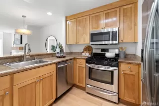 Photo #2: 426098480 Listing 