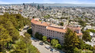 Photo #1: 426099036 Listing