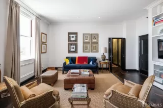 Photo #6: 426099036 Listing