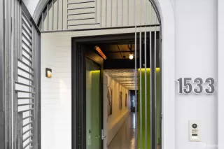 Photo #2: 426099062 Listing 