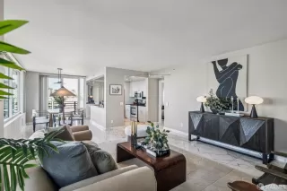 Photo #5: 426099110 Listing