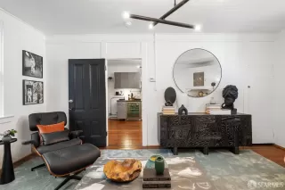 Photo #3: 426099154 Listing