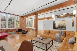 Photo #2: 426099206 Listing 