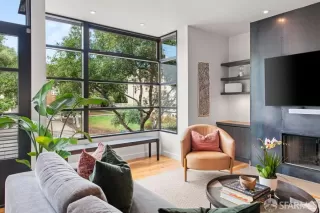 Photo #3: 426099434 Listing