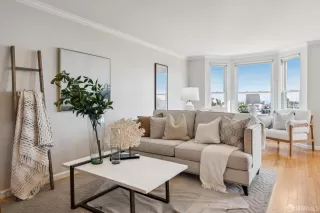 Photo #4: 426099980 Listing