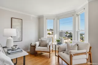 Photo #5: 426099980 Listing