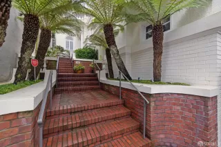 Photo #2: 426100069 Listing