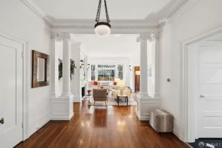 Photo #5: 426100069 Listing