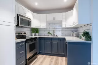 Photo #5: 426100122 Listing 