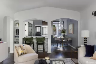 Photo #3: 426100159 Listing 