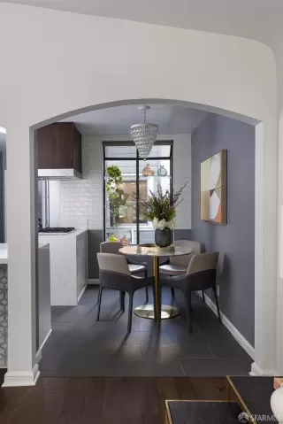 Photo #4: 426100159 Listing 