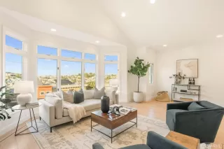 Photo #3: 426100613 Listing