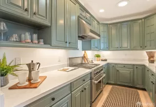 Photo #5: 426100613 Listing