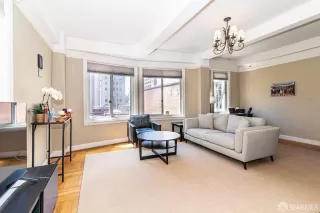 Photo #5: 426100648 Listing