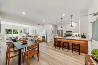 Photo #2: 426100649 Listing 