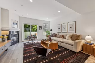 Photo #4: 426100649 Listing 