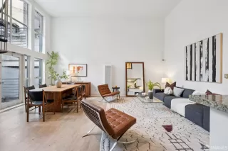 Photo #2: 426100673 Listing 