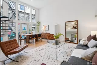 Photo #3: 426100673 Listing 