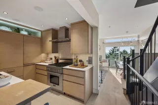 Photo #3: 426100768 Listing