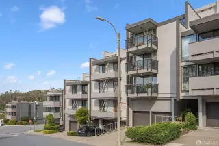 Photo #2: 426100810 Listing