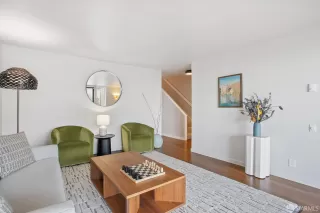 Photo #4: 426100810 Listing