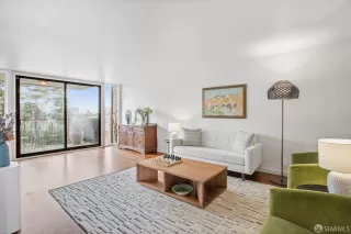 Photo #6: 426100810 Listing