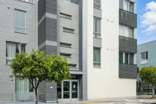 Photo #2: 426100928 Listing 