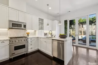 Photo #2: 426100971 Listing 