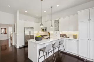 Photo #5: 426100971 Listing 