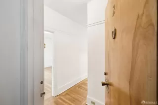 Photo #4: 426100975 Listing 