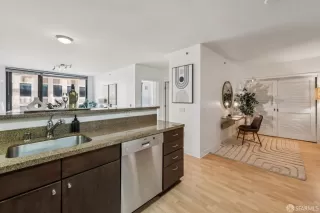 Photo #4: 426101100 Listing 