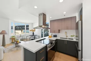 Photo #2: 426101582 Listing 