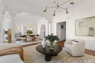 Photo #2: 426101632 Listing 