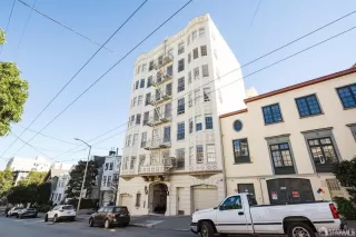 Photo #5: 426101702 Listing