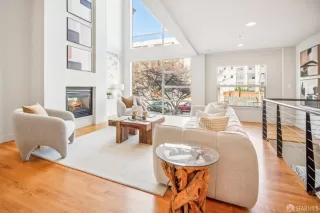 Photo #6: 426102342 Listing